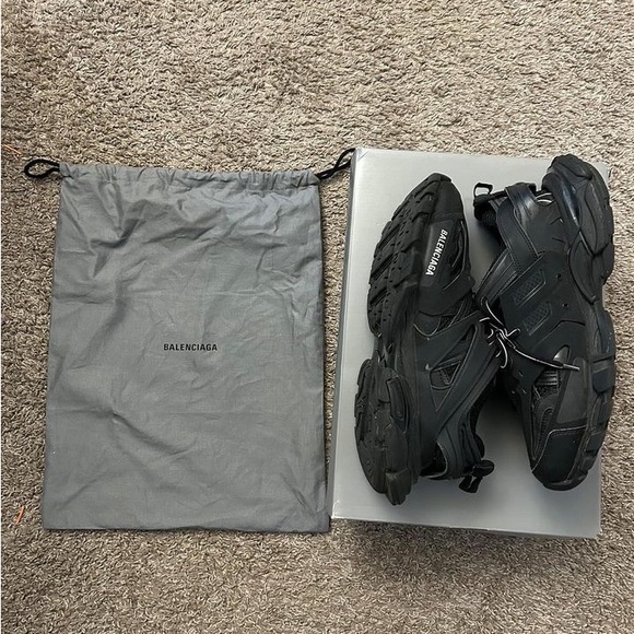 Balenciaga triple black EU 44 men’s 11 great condition main image 4